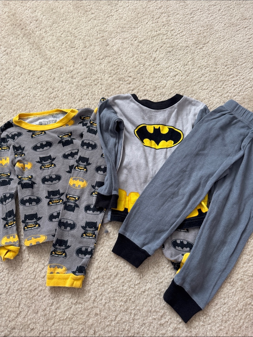Justice Batman Kids' 2-Piece Pajama Set in Gray and Yellow - Size 3T